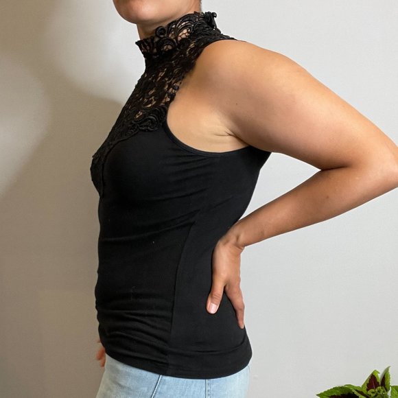 HOST PICK*Arianne Teri Floral High Collar Top -M- - Picture 3 of 11